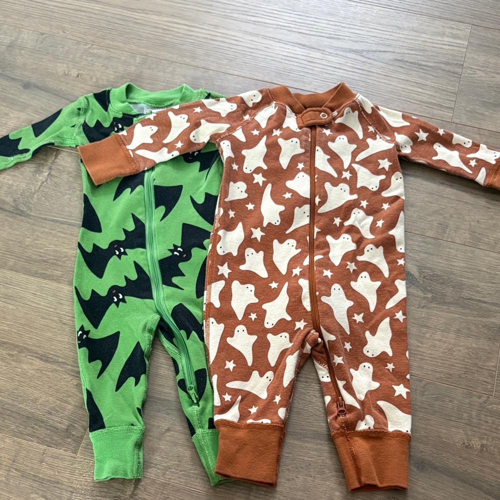 2 Hanna Andersson Halloween sleepers
